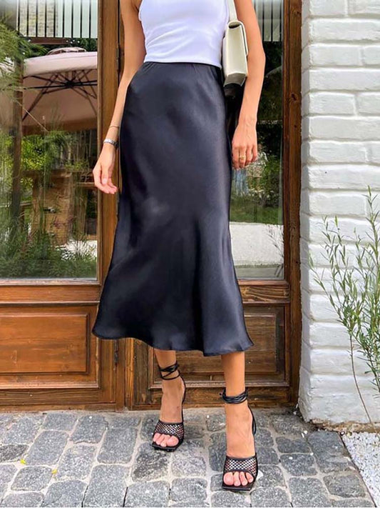 Falda Midi Fluida de Diseño Minimalista