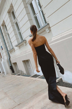 Vestido de Noche con Detalle de Lazo
