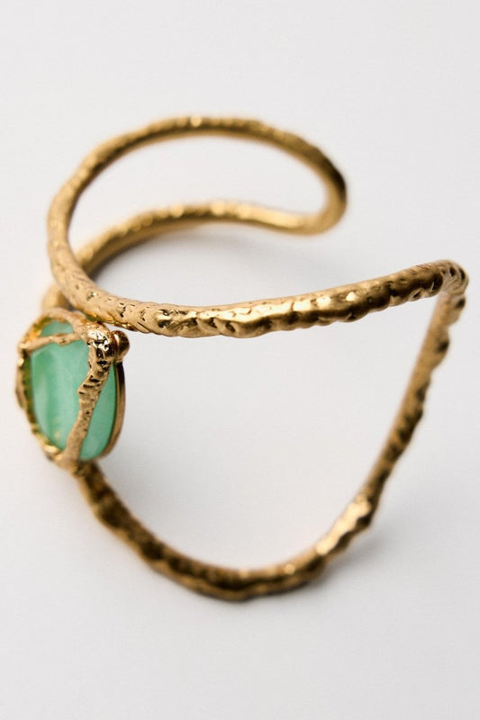 Brazalete con Gema Ovalada y Textura Artesanal