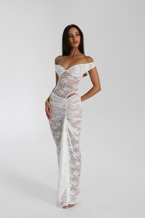 Vestido de Encaje con Hombros Descubiertos