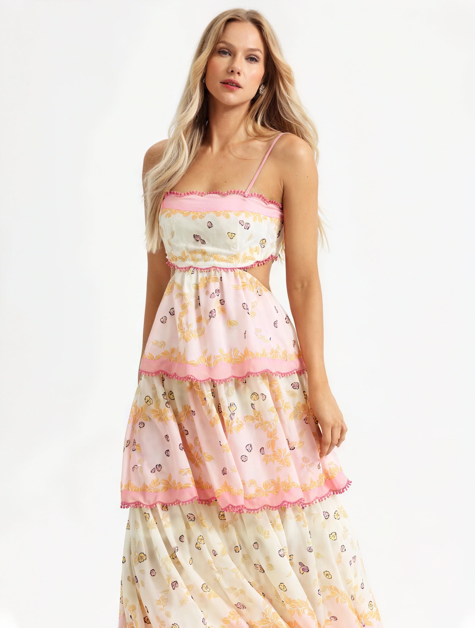 Vestido Floral Escalonado con Detalles Cut-Out