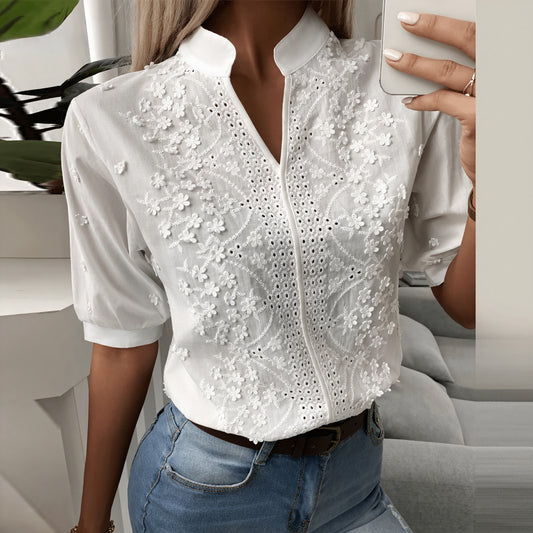 Blusa Bordada con Detalles Calados