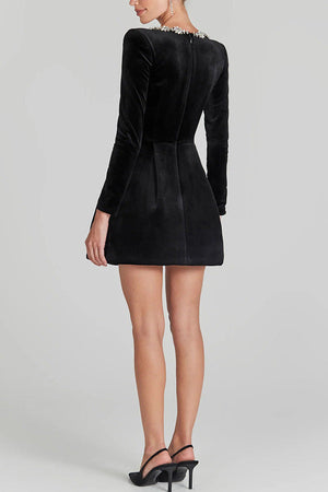 Vestido Chic con Detalle Joya