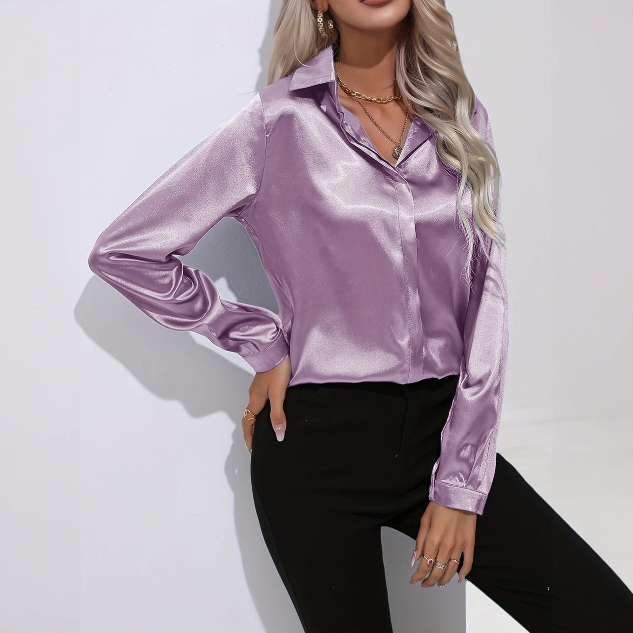 Blusa Elegante de Satén con Cuello Clásico