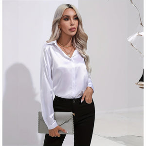 Blusa Elegante de Satén con Cuello Clásico