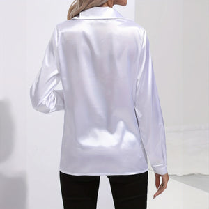 Blusa Elegante de Satén con Cuello Clásico