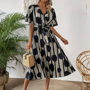 Vestido con Lunares Elegante
