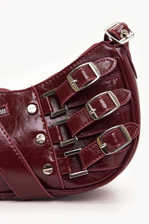Bolso Baguette con Detalles Metálicos