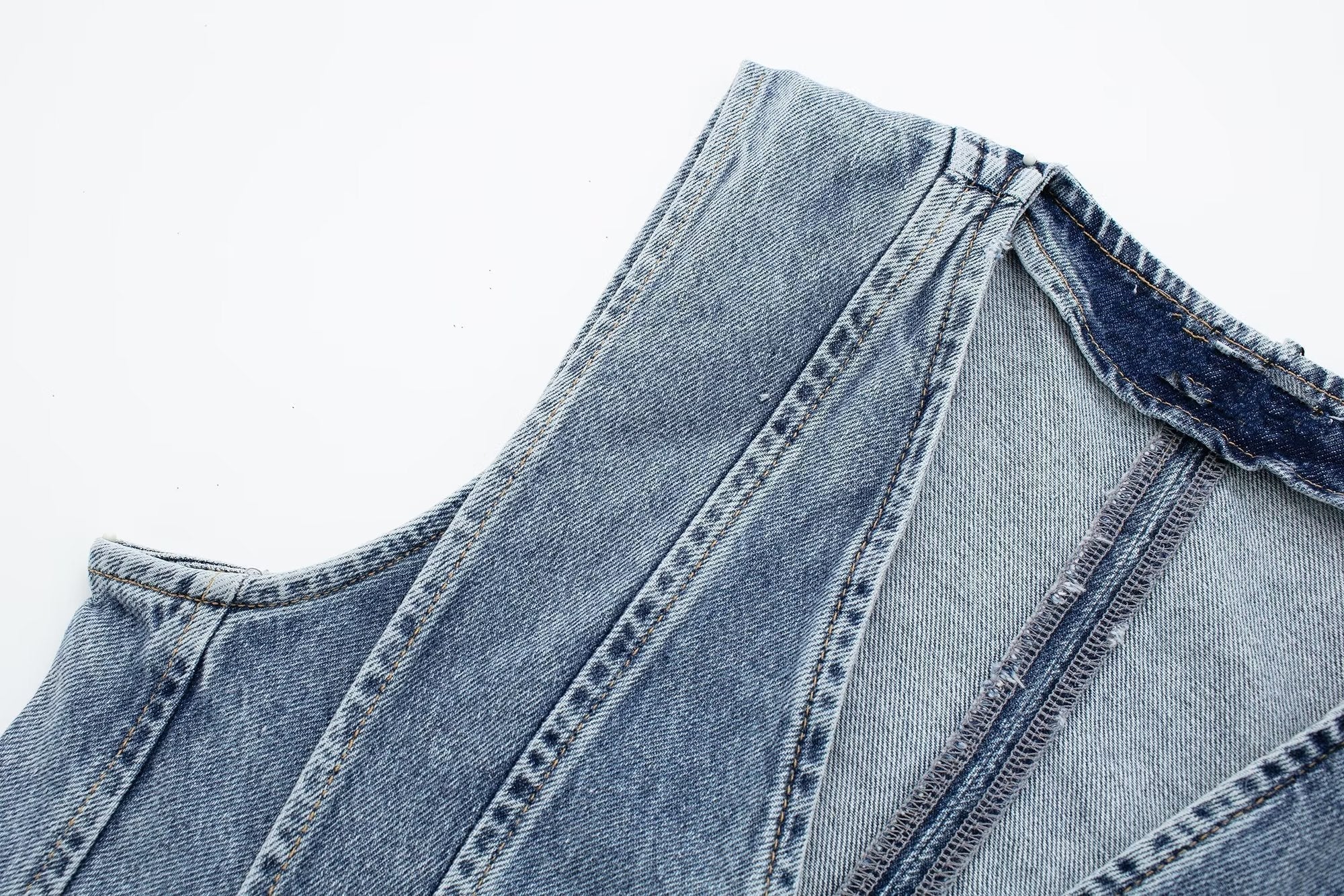 Chaleco Denim Estructurado - Diseño Contemporáneo