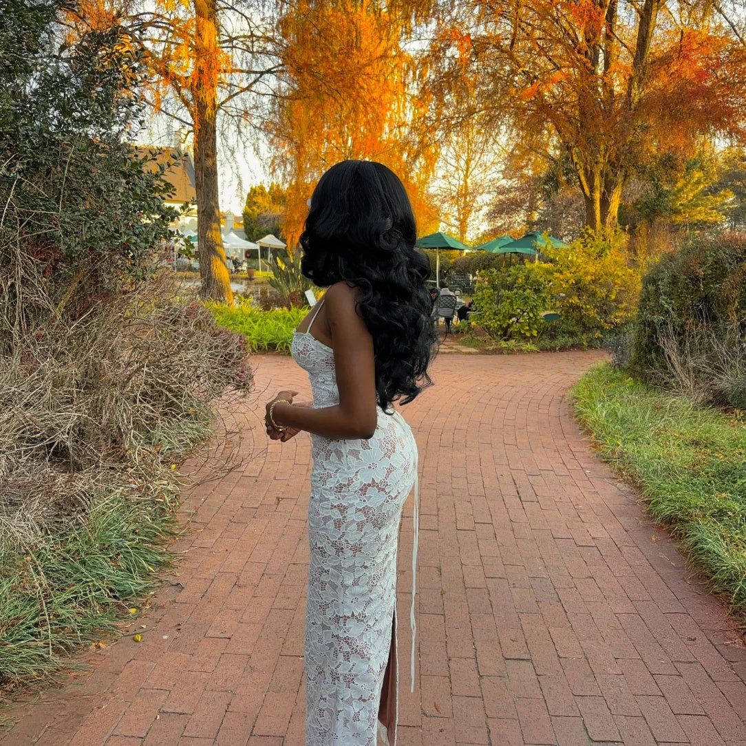Elegancia en Encaje: Vestido de Noche Soñador
