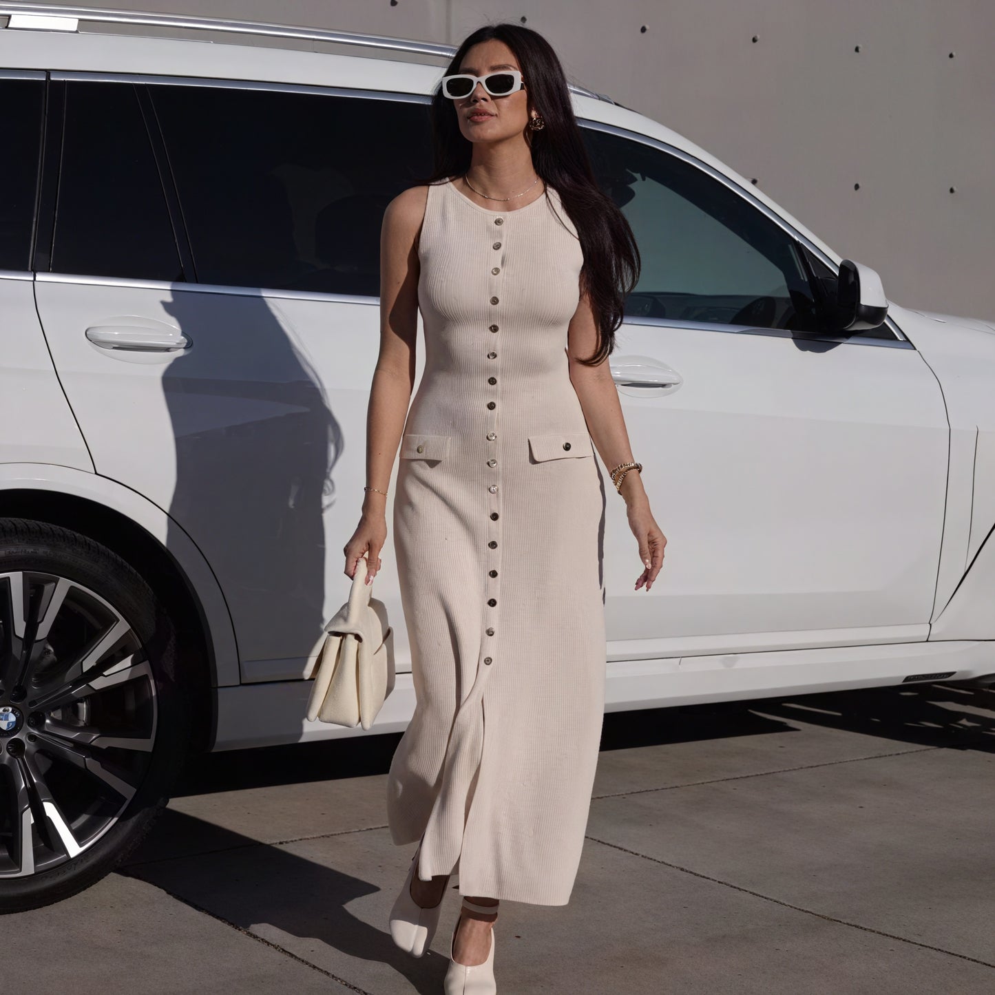 Vestido Midi Chic con Botones Dorados