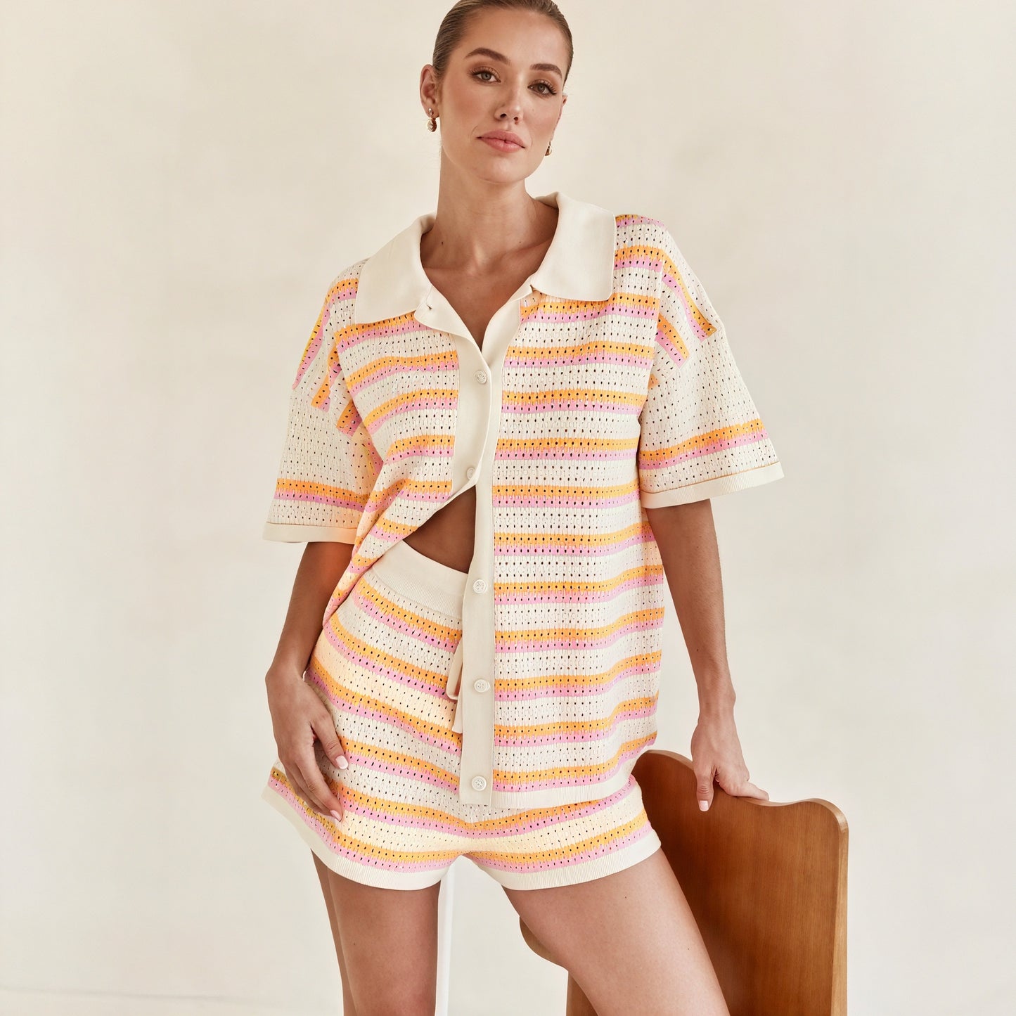 Conjunto Chic a Rayas y Vestido Tejido Ligero