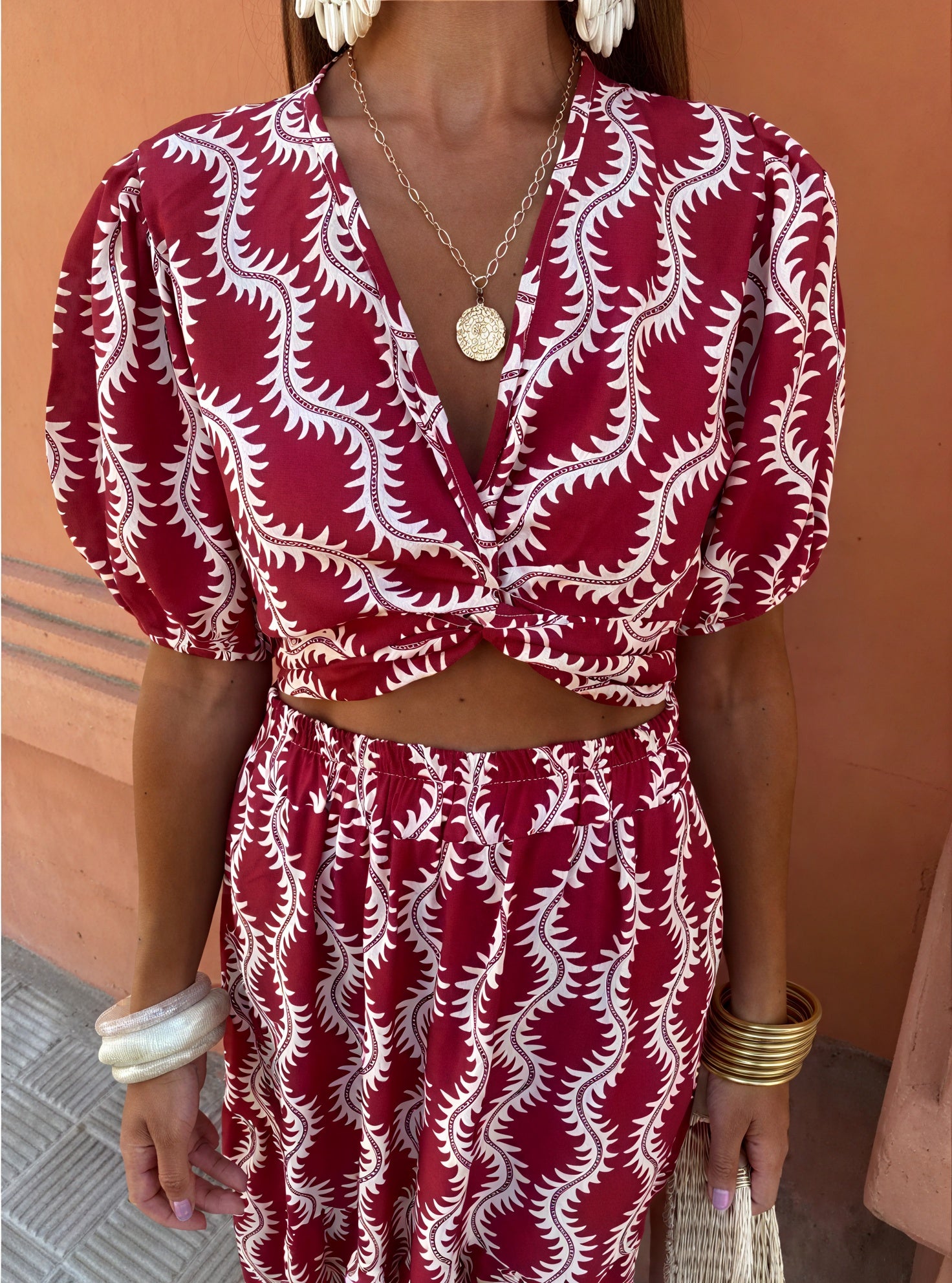 Conjunto Chic de Top Corto y Falda Maxi