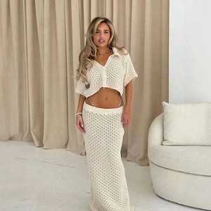 Conjunto Chic: Top Corto y Falda Larga