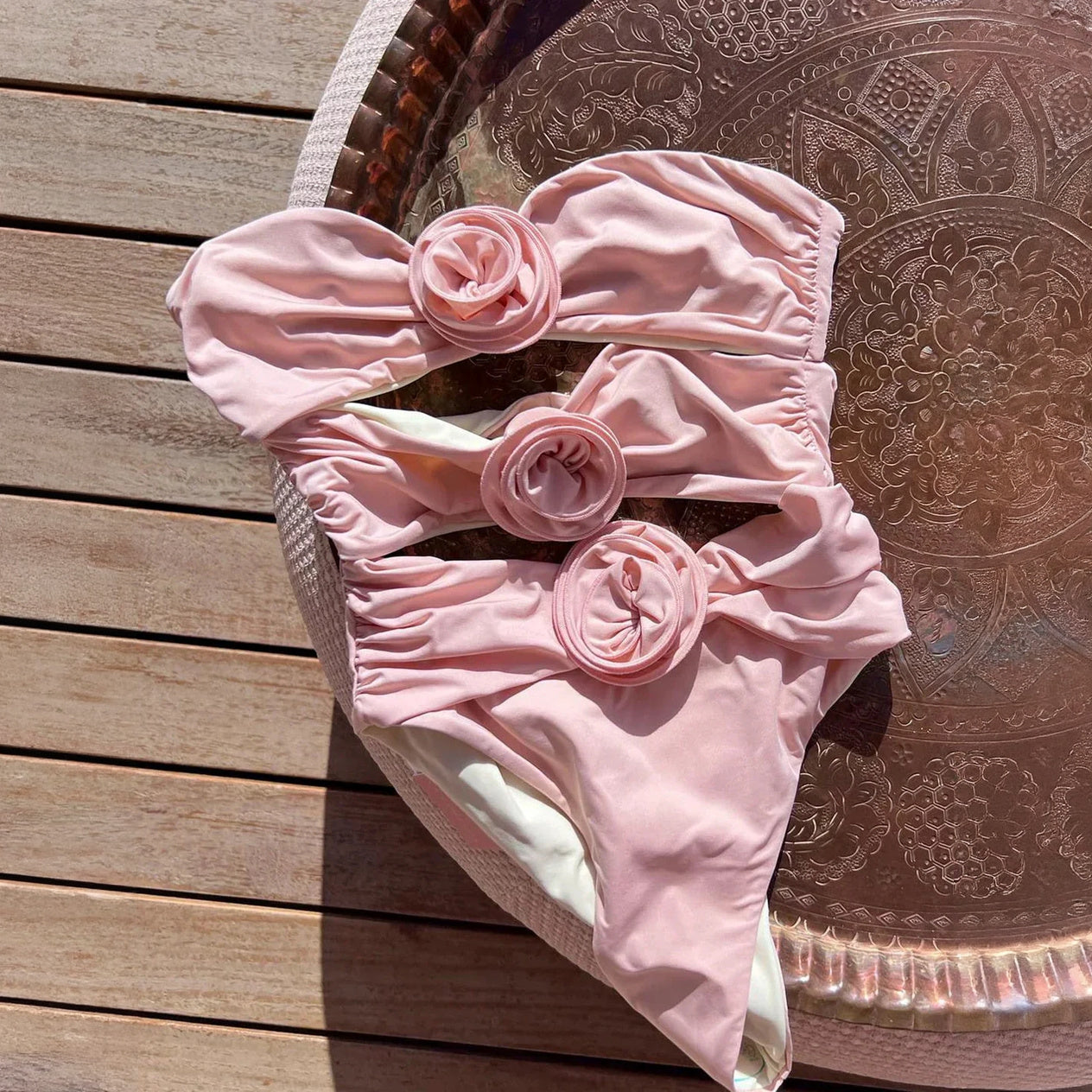 Traje de Baño Elegante: Diseño Chic y Favorecedor