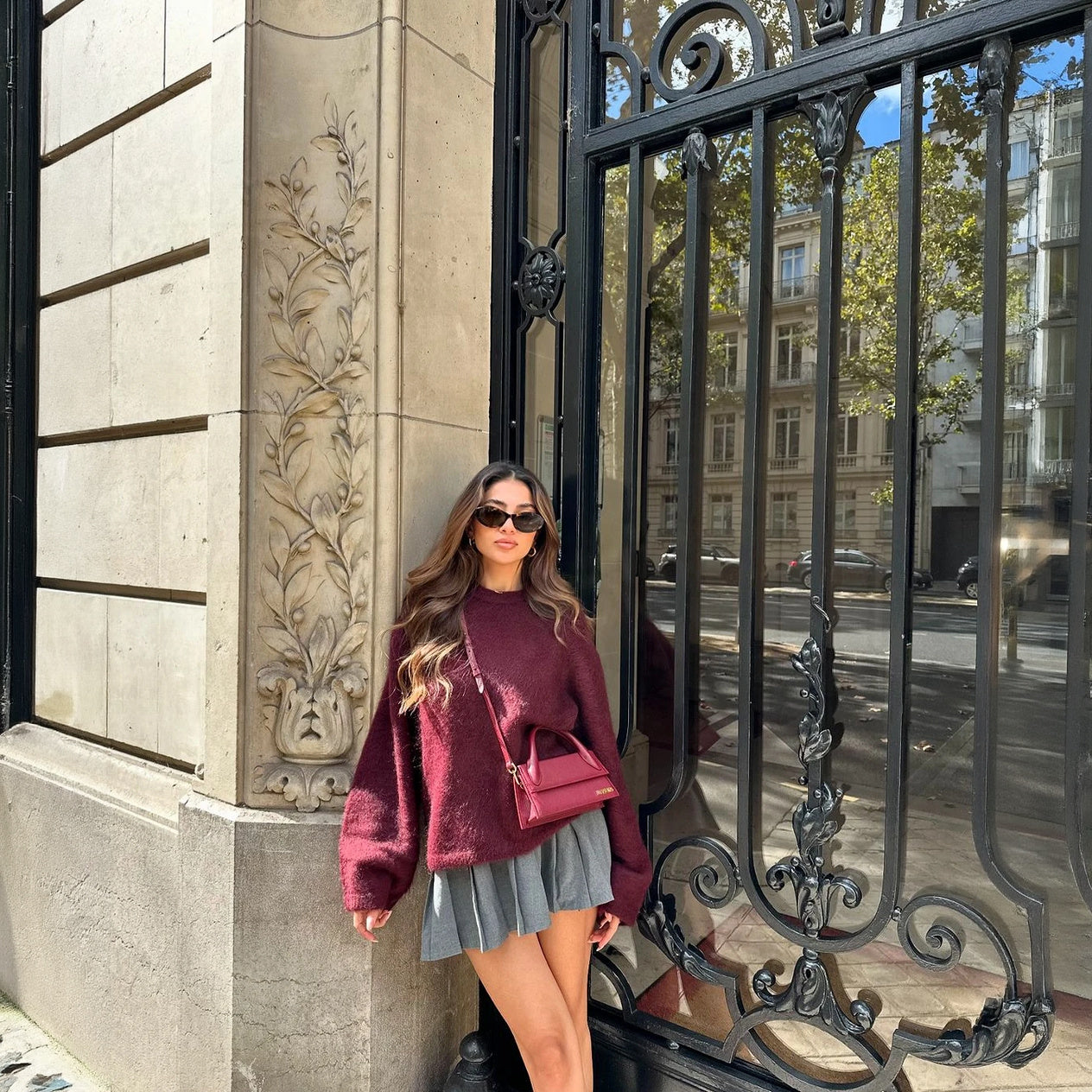 Top Oversize Manga Larga y Falda Plisada