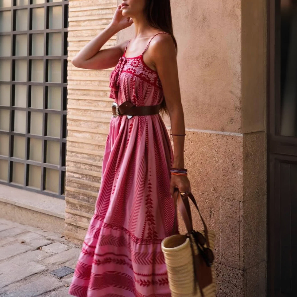 Vestido Bohemio Bordado con Detalles de Borlas