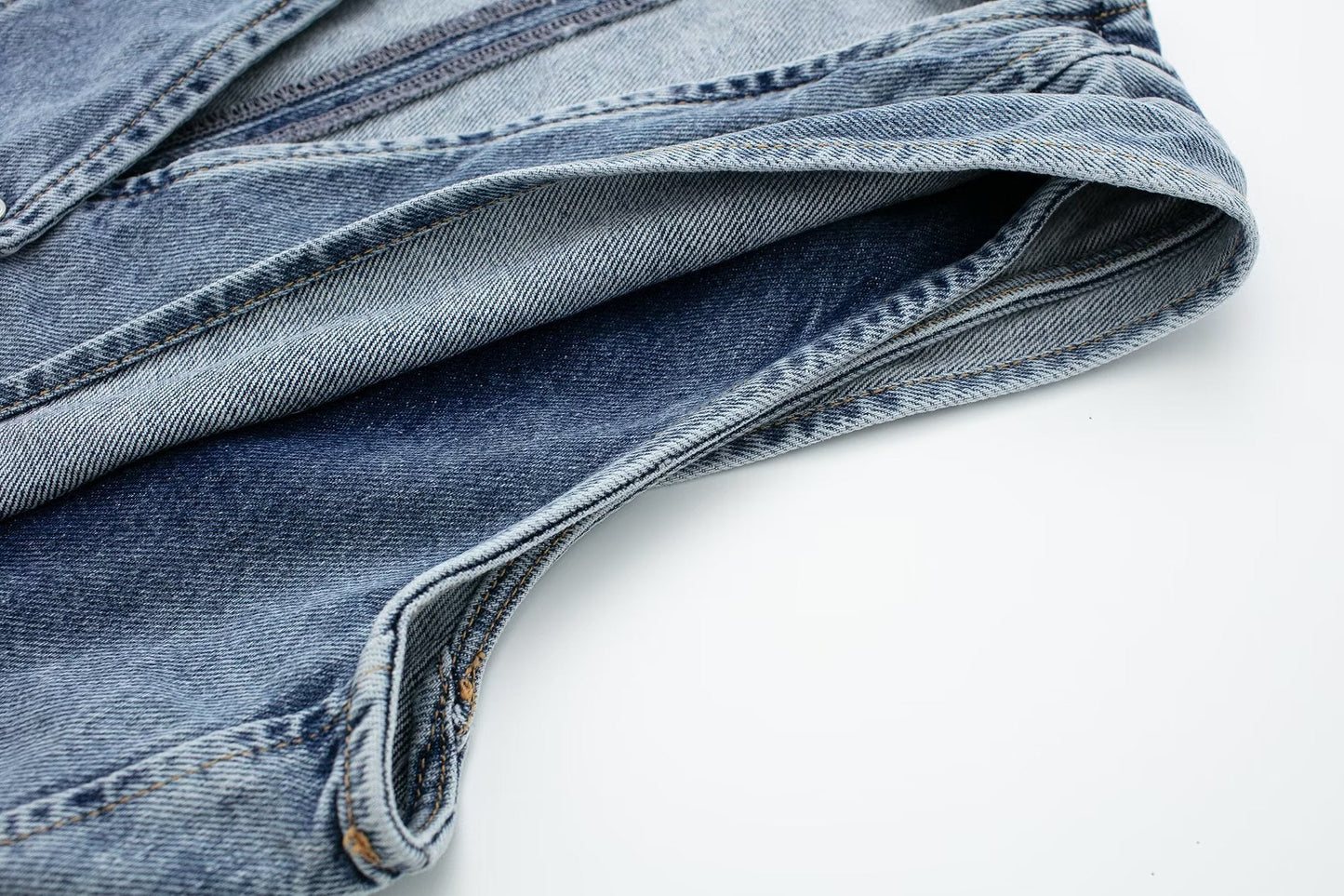 Chaleco Denim Estructurado - Diseño Contemporáneo