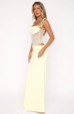 Vestido Largo de Encaje con Aberturas Chic