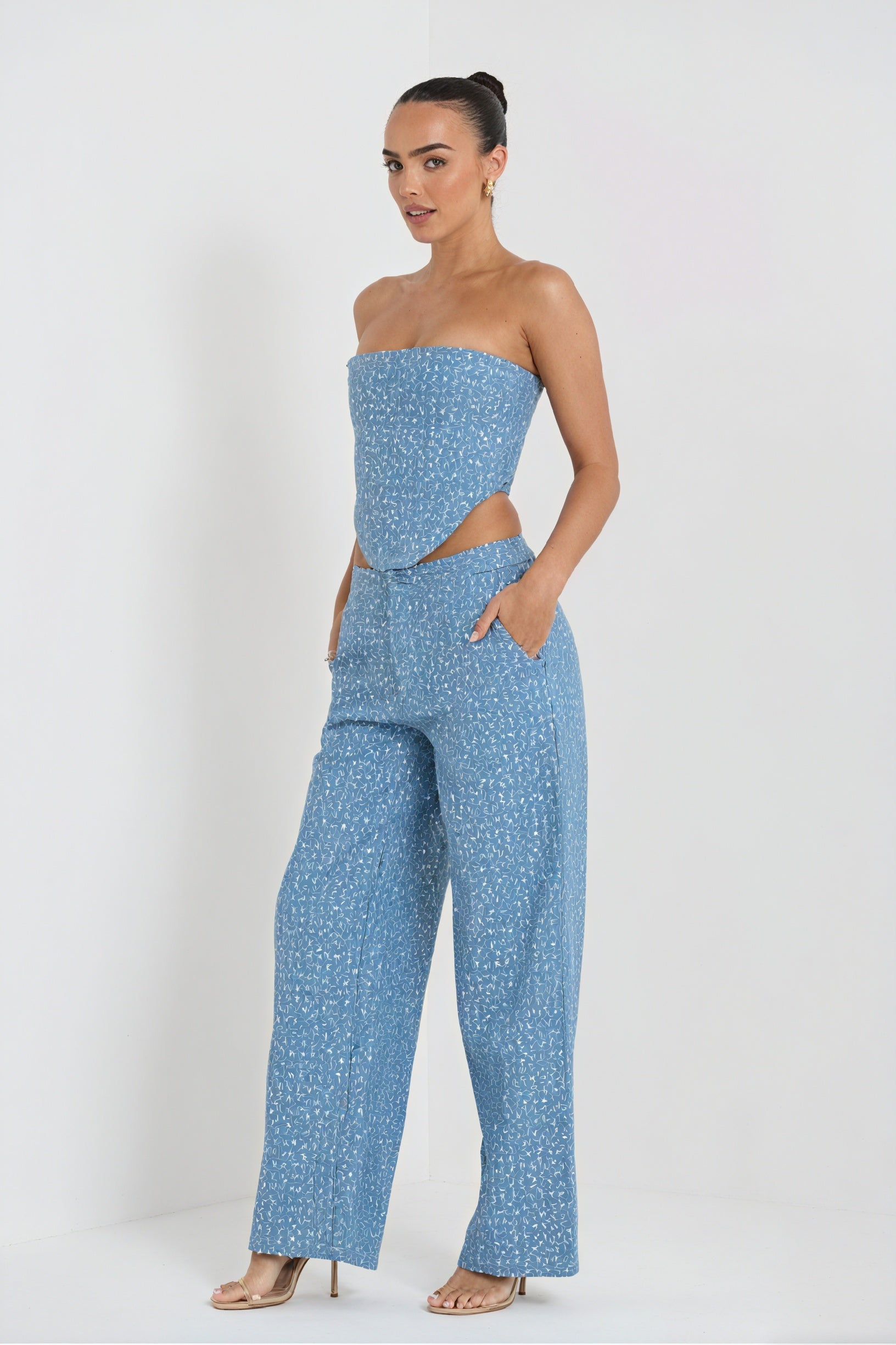 Conjunto Glamuroso de Top Corsé y Pantalón Ancho