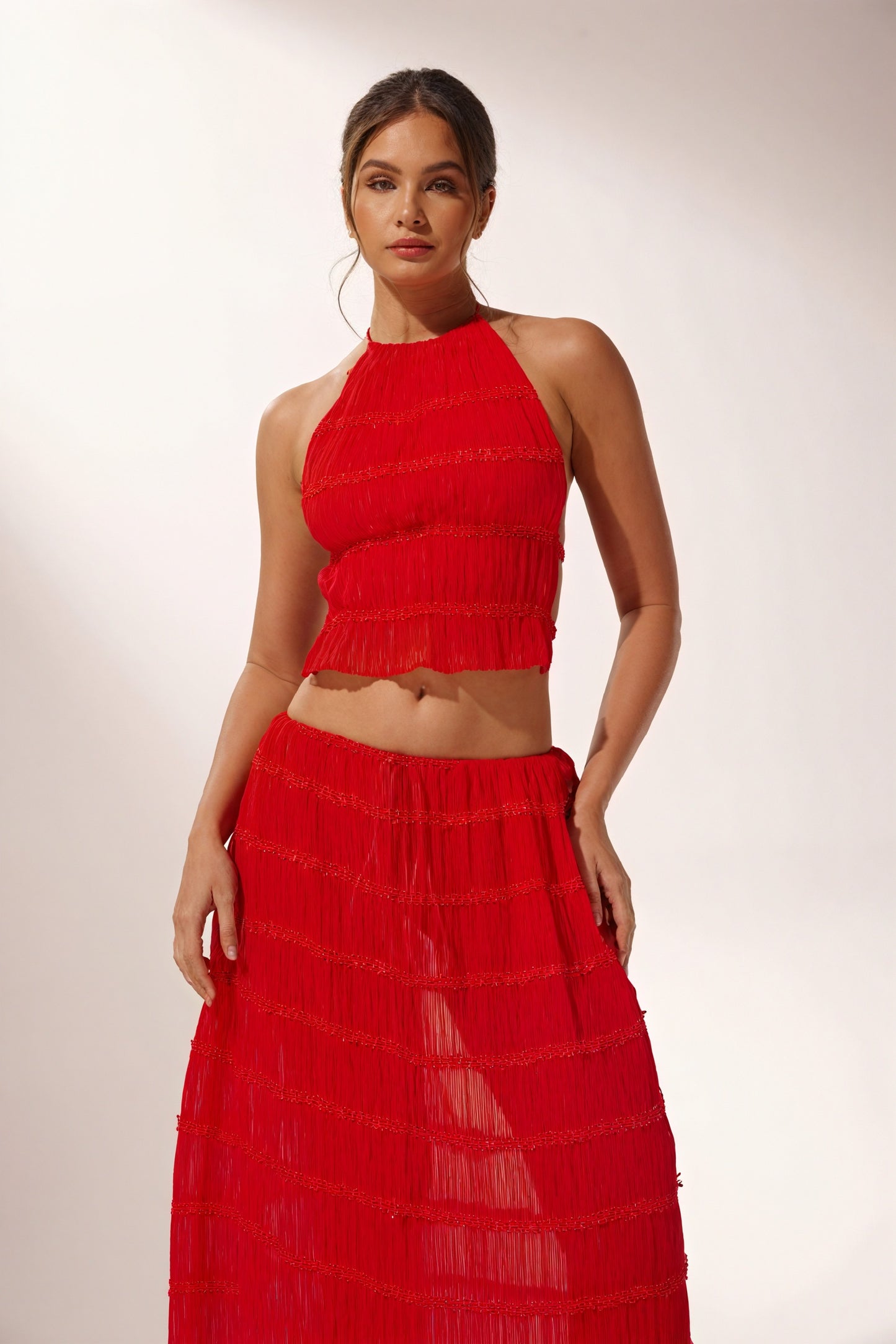 Conjunto Chic: Top Halter y Falda Maxi Fluida