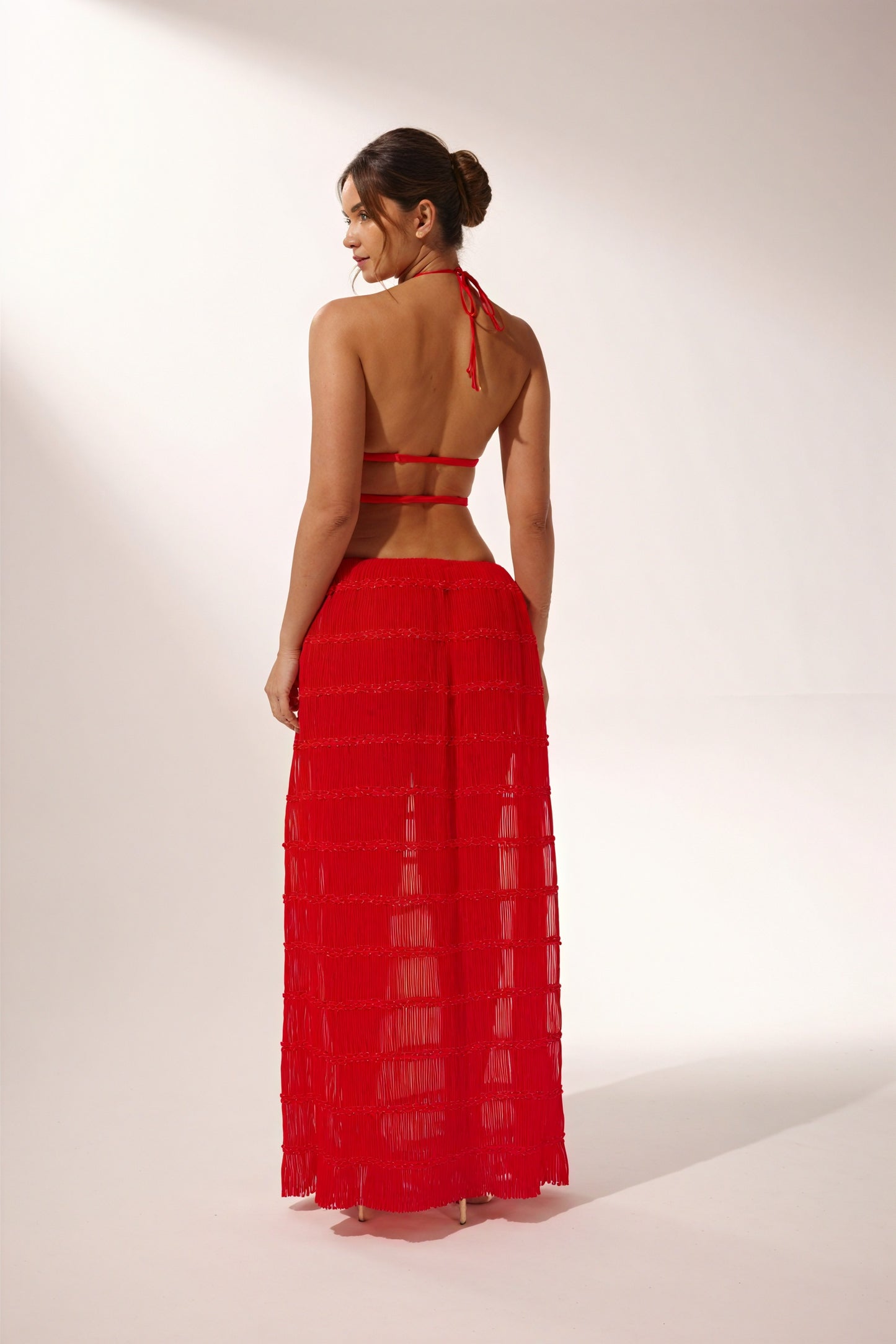 Conjunto Chic: Top Halter y Falda Maxi Fluida