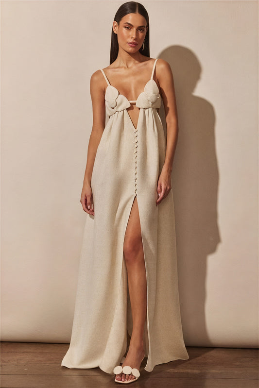 Vestido Largo con Abertura y Detalles Florales