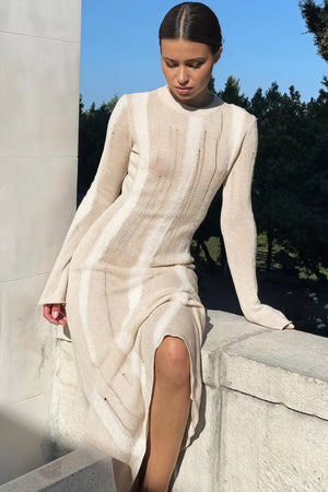 Vestido Largo Tejido con Detalle Perforado