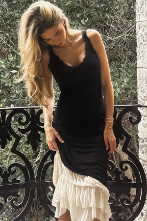 Vestido Maxi Elegante con Detalles de Encaje