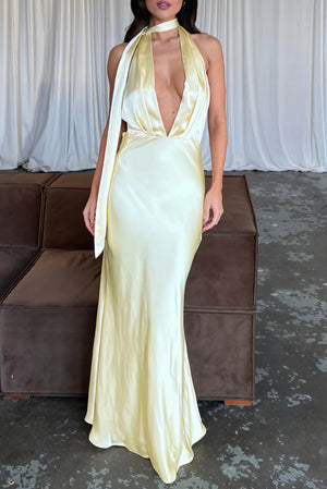 Vestido Halter Largo con Espalda Descubierta