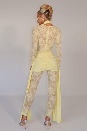 Vestido Texturizado con Detalles de Encaje Floral