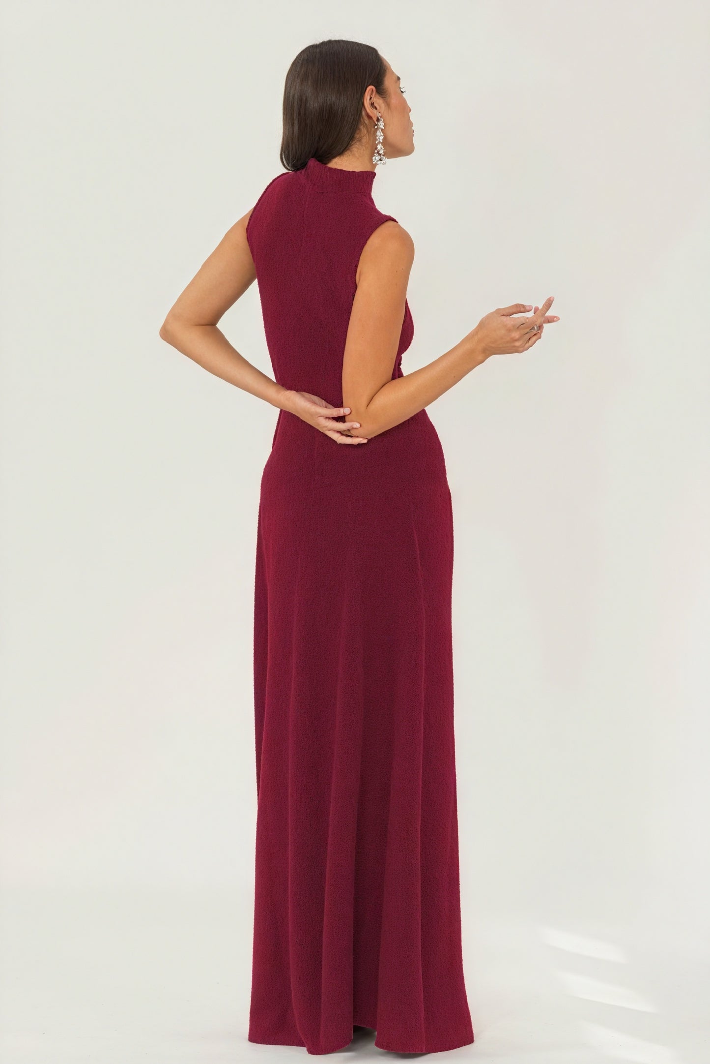 Vestido Largo con Drapeado y Cuello Alto
