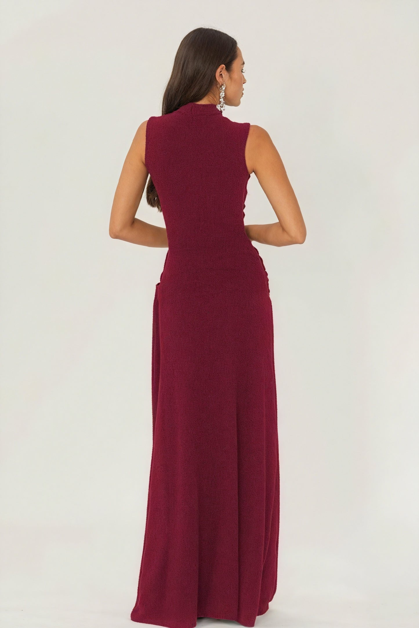 Vestido Largo con Drapeado y Cuello Alto