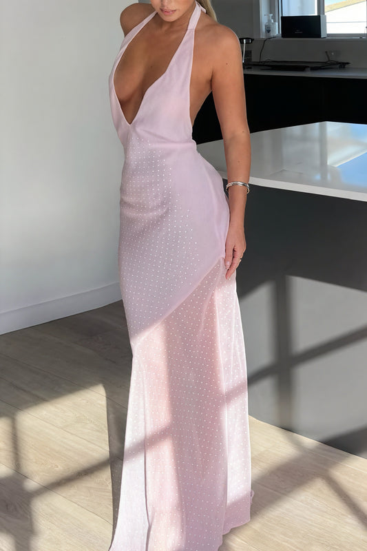 Vestido Halter Fluido y Sofisticado
