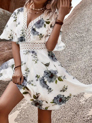 Vestido Floral con Encaje Romántico