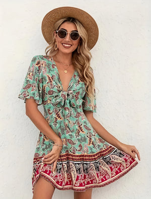 Vestido Estampado Floral y Paisley con Escote en V