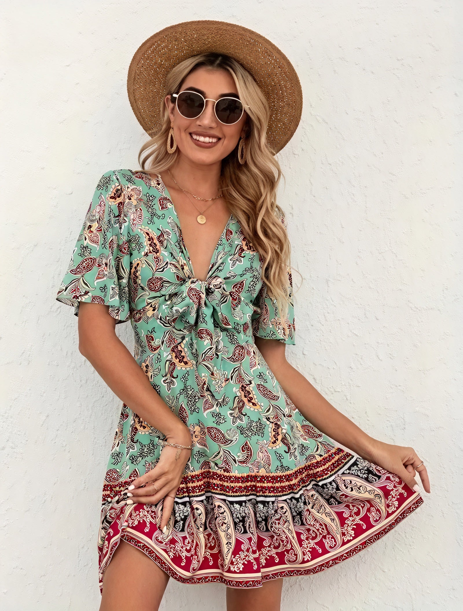 Vestido Estampado Floral y Paisley con Escote en V