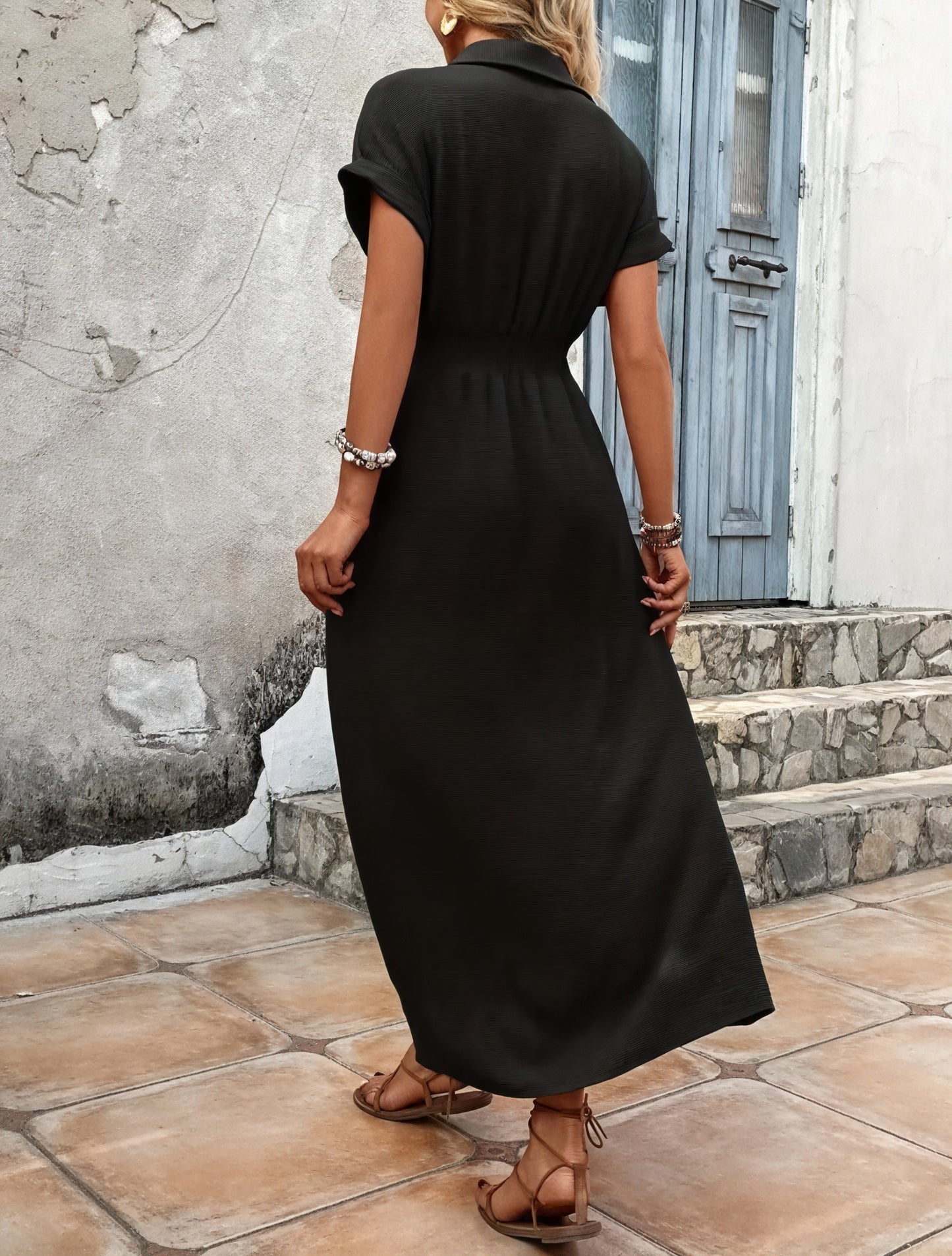 Vestido Midi Abotonado con Detalle Torcido
