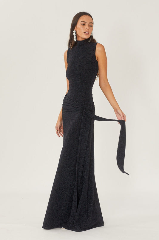Vestido Largo Elegante con Cinturón