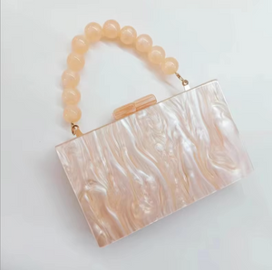 Clutch Rectangular con Asa de Cuentas