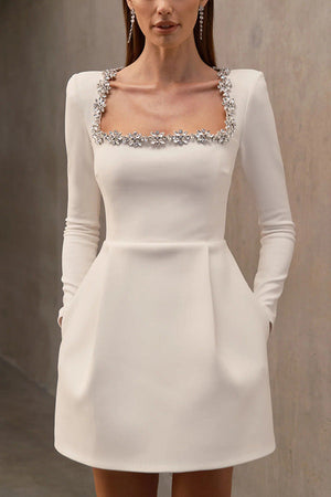 Vestido Chic con Detalle Joya